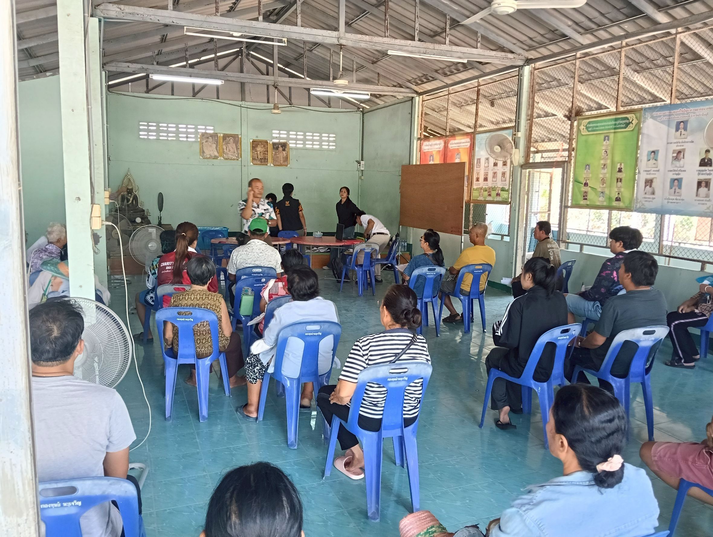 title - วันที่ 9 เมษายน 2569 นายวิทูล ประดิษฐบูญ ปฏิรูปที่ดินจังหวัดปราจีนบุรี มอบหมายให้ นายลิขิต ผันผ่อง หัวหน้าฝ่ายกฎหมาย พร้อมด้วย เจ้าหน้าที่ ส.ป.ก.ปราจีนบุรี ลงพื้นที่ออกหน่วยบริการเคลื่อนที่ “Mobile Unit”และบริการปรึกษาข้อกฎหมายที่เกี่ยวข้องกับการปฏิรูปที่ดิน ณ ตำบลแก่งดินสอ อำเภอนาดี จังหวัดปราจีนบุรี